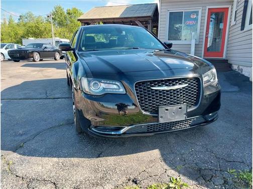 2017 Chrysler 300 S