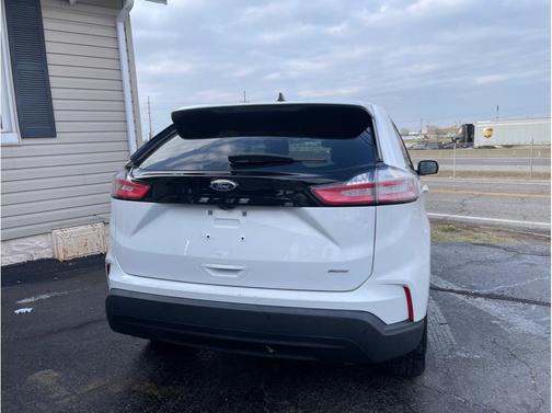 2021 Ford Edge SE