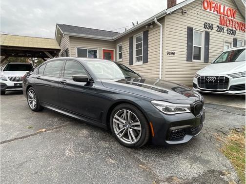 Gray 2018 BMW 750 i xDrive