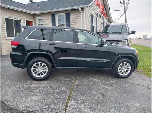 2022 Jeep Grand Cherokee Laredo