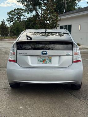 Winter Gray Metallic 2010 Toyota Prius One
