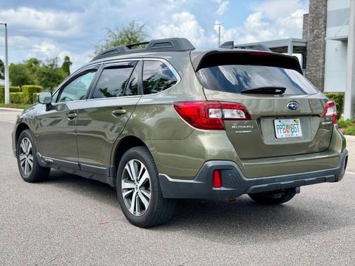 Wilderness Green Metallic 2018 Subaru Outback 2.5i Limited