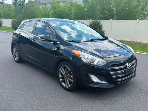 Black Noir Pearl 2016 Hyundai Elantra GT Base