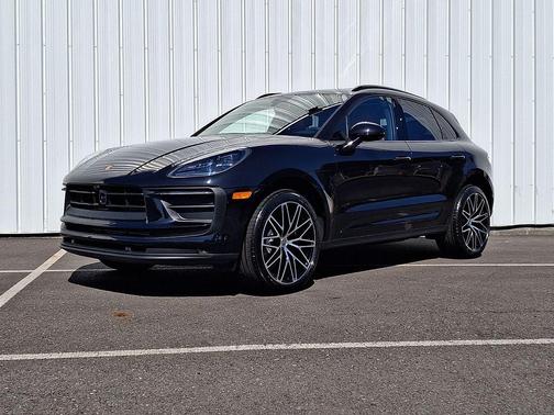 Jet Black 2026 Porsche Macan Macan