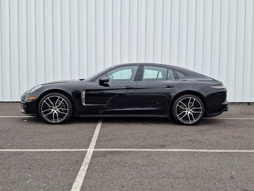 Black 2023 Porsche Panamera 4 Platinum Edition