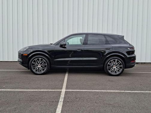 Chromite Black Metallic 2026 Porsche Cayenne Cayenne