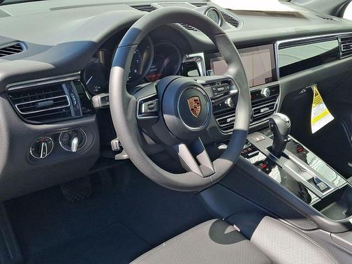 Dolomite 2026 Porsche Macan Macan