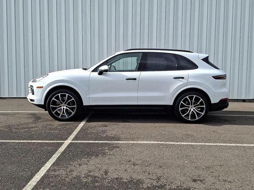 2023 Porsche Cayenne Platinum Edition