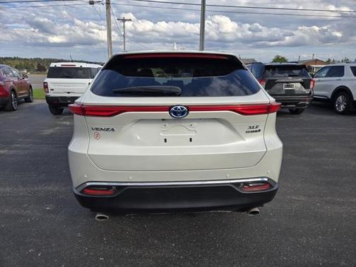 2022 Toyota Venza XLE
