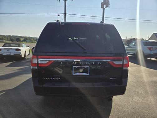 2016 Lincoln Navigator Select
