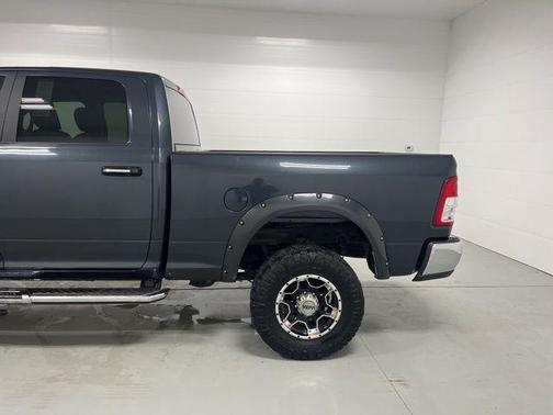 2019 RAM 2500 Big Horn Crew Cab 4x4 6'4' Box