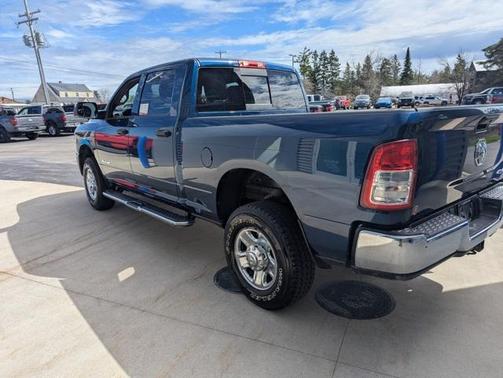 2022 RAM 2500 Tradesman Crew Cab 4x4 6'4' Box