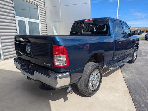 2022 RAM 2500 Tradesman Crew Cab 4x4 6'4' Box