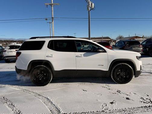 2023 GMC Acadia AWD AT4