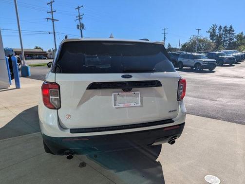 2023 Ford Explorer ST-Line