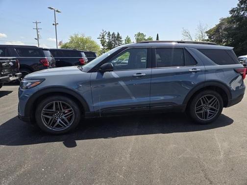 2025 Ford Explorer ST