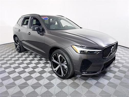 2022 Volvo XC60 B6 R-Design