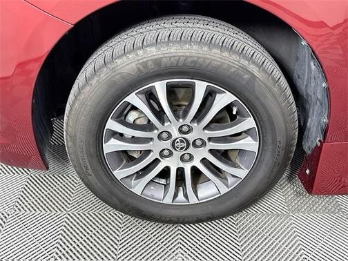 2016 Toyota Sienna XLE Premium