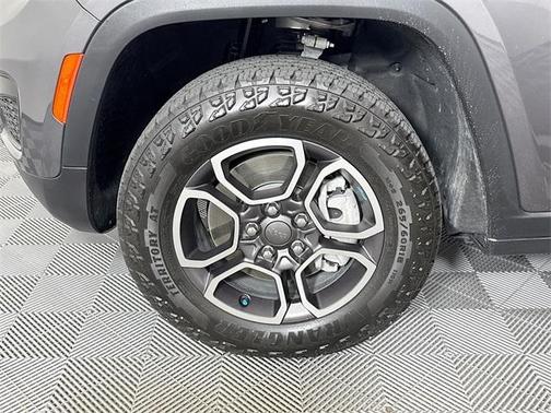 2022 Jeep Grand Cherokee 4xe Trailhawk