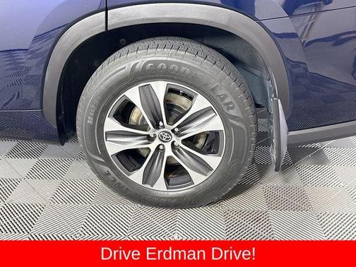 Magnetic Gray Metallic 2020 Toyota Highlander XLE