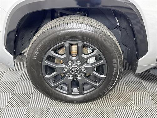 2022 Toyota Tundra Hybrid Platinum