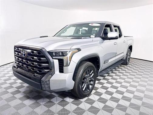 2022 Toyota Tundra Hybrid Platinum