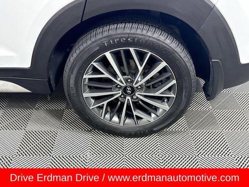 White Cream 2021 Hyundai TUCSON SEL