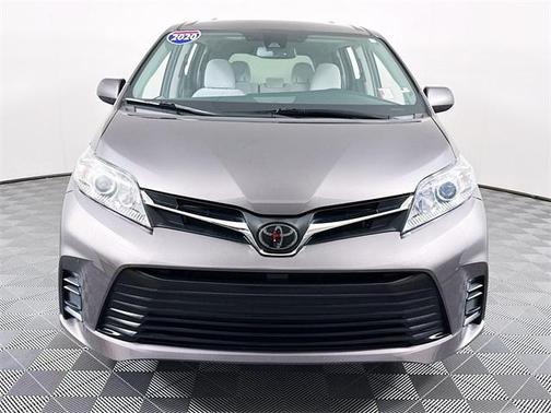 2020 Toyota Sienna LE