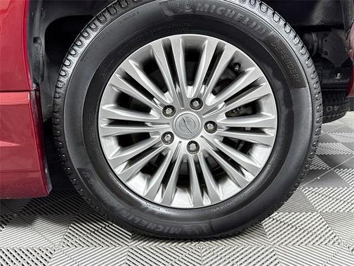 2016 Chrysler Town & Country Touring-L