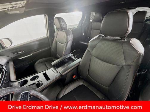 Wind Chill Pearl 2024 Toyota Sienna XSE 7 Passenger