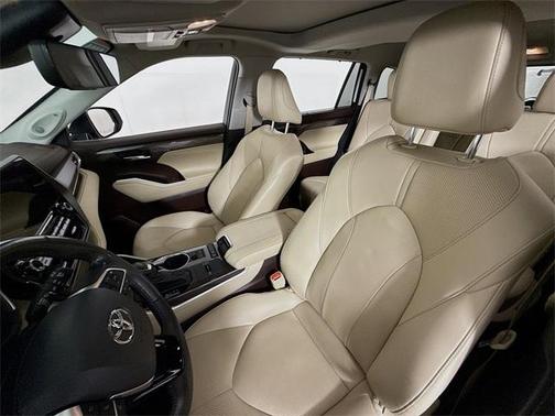 2022 Toyota Highlander Hybrid Limited