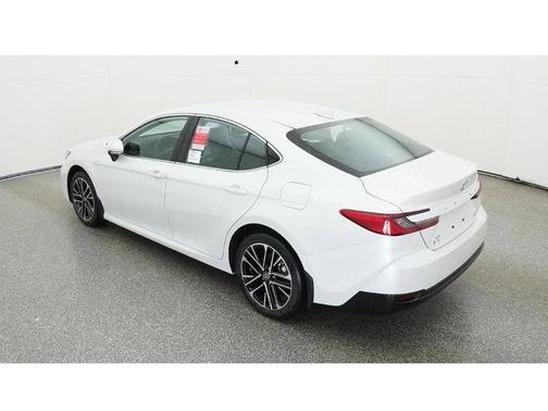 Pearl 2026 Toyota Camry XLE