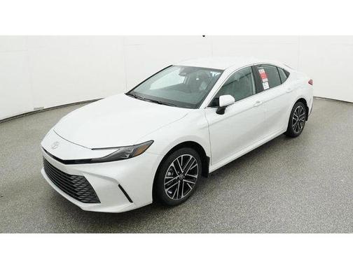 Pearl 2026 Toyota Camry XLE