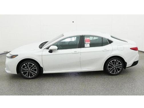 Pearl 2026 Toyota Camry XLE