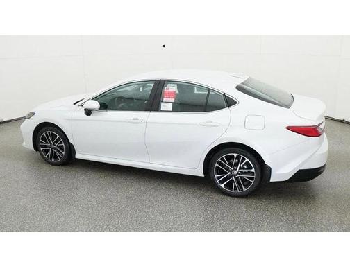 Pearl 2026 Toyota Camry XLE