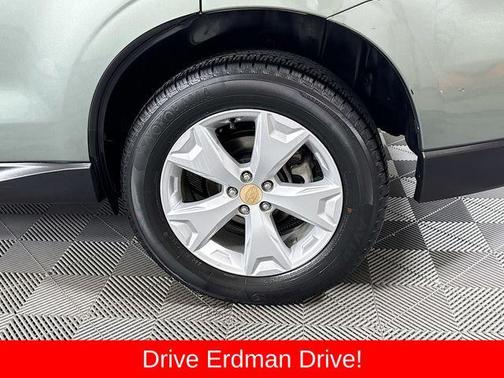 Jasmine Green Metallic 2016 Subaru Forester 2.5i