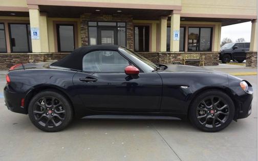 2017 FIAT 124 Spider Base