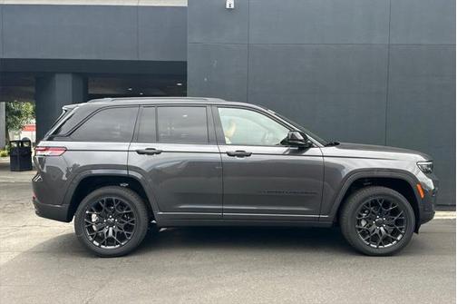 2025 Jeep Grand Cherokee Summit