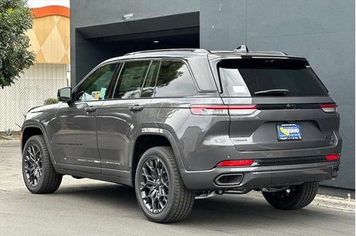 2025 Jeep Grand Cherokee Summit