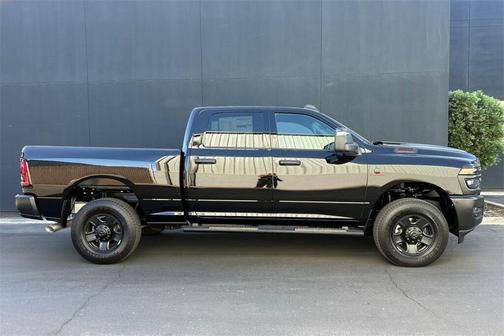 2025 RAM 2500 2500 Tradesman Crew Cab 4x4 6'4' Box