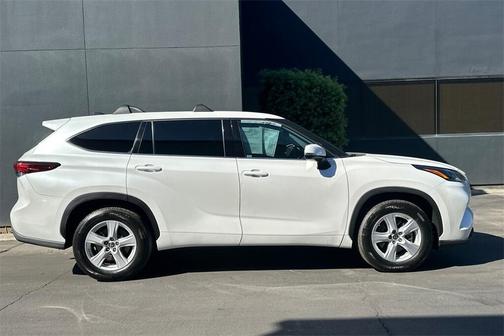 2022 Toyota Highlander L