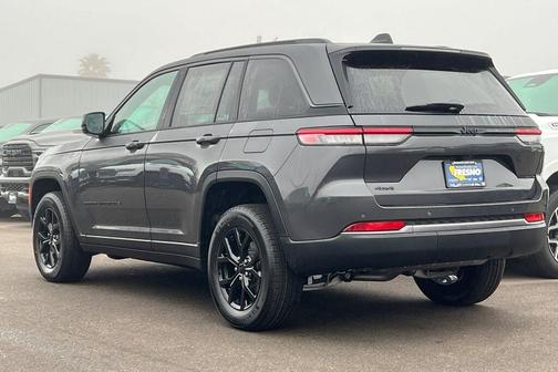2026 Jeep Grand Cherokee Altitude