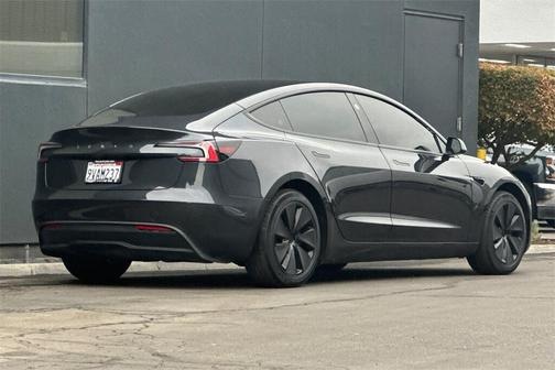 2025 Tesla Model 3 Long Range
