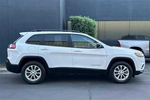 2022 Jeep Cherokee Latitude Lux