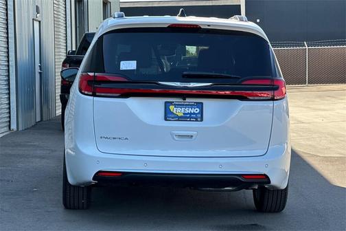 2026 Chrysler Pacifica L