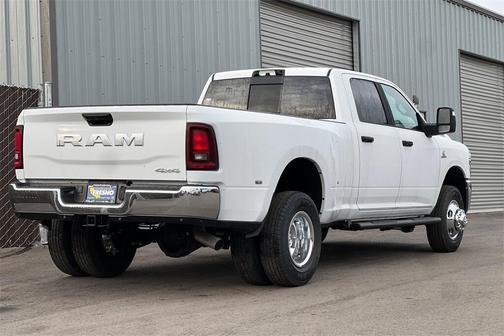 2026 RAM 3500 3500 Tradesman Crew Cab 4x4 8' Box