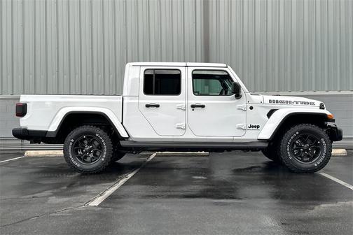 2025 Jeep Gladiator Gladiator High Tide 4x4