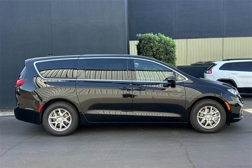 2026 Chrysler Pacifica L