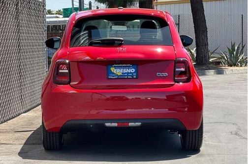 2024 FIAT 500e 500e Inspi(red)