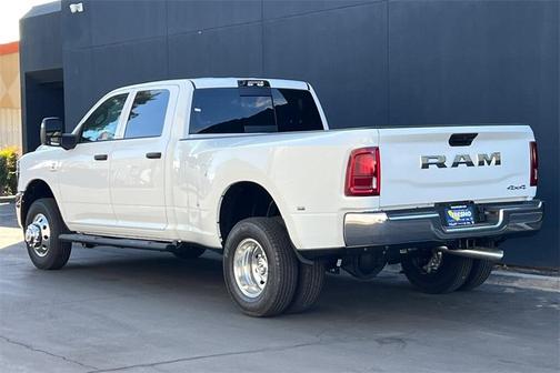 2026 RAM 3500 3500 Tradesman Crew Cab 4x4 8' Box